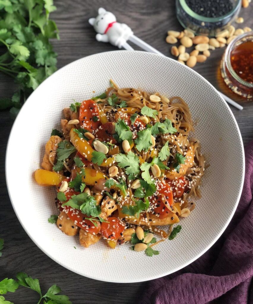 Wok au poulet sauce sésame et pili-pili