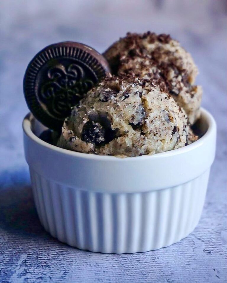 Cookie dough oreo