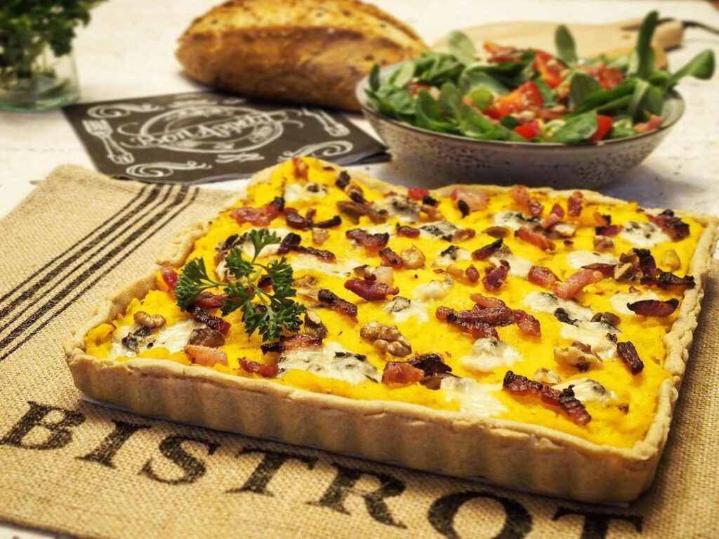 Tarte à la courge butternut-roquefort