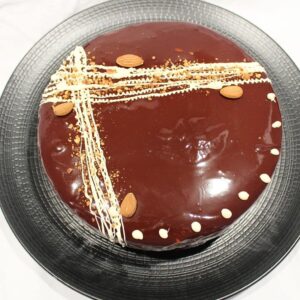 Trianon et glaçage miroir chocolat noir