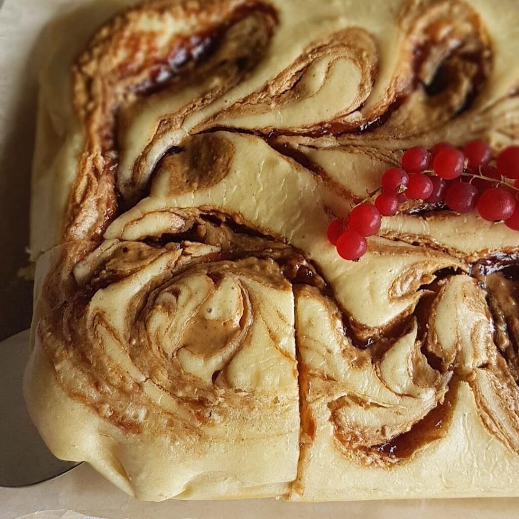 Crêpes au four au beurre de cacahuète et confiture de fraises