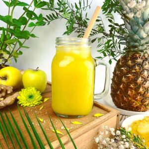 Jus d&rsquo;ananas, pomme, gingembre et menthe