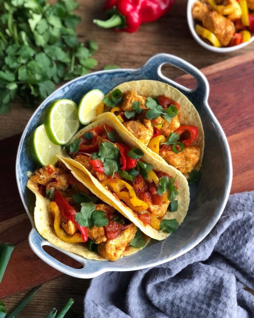 Fajitas de poulet et salsa
