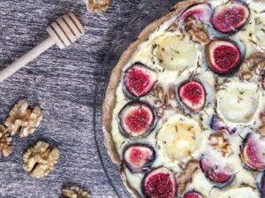 Tarte figues, chèvre et noix