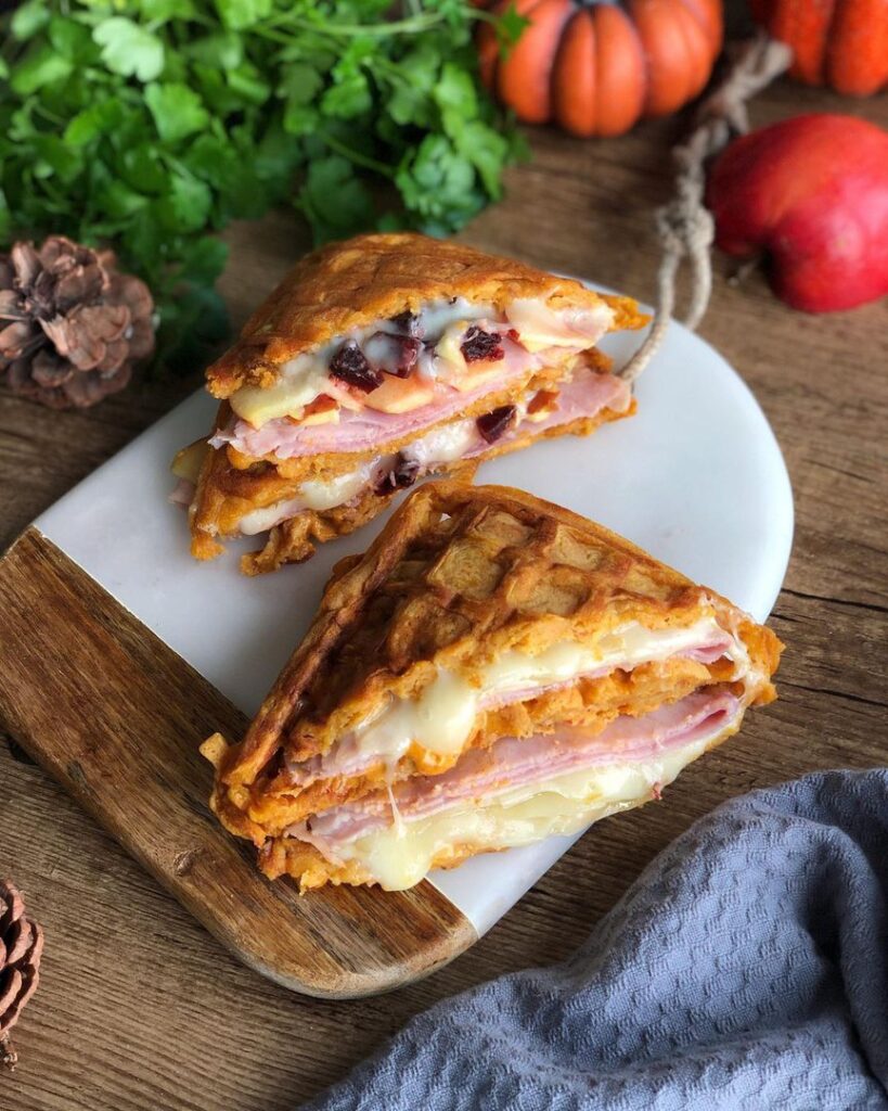 Gaufre de patate douce façon croque-monsieur