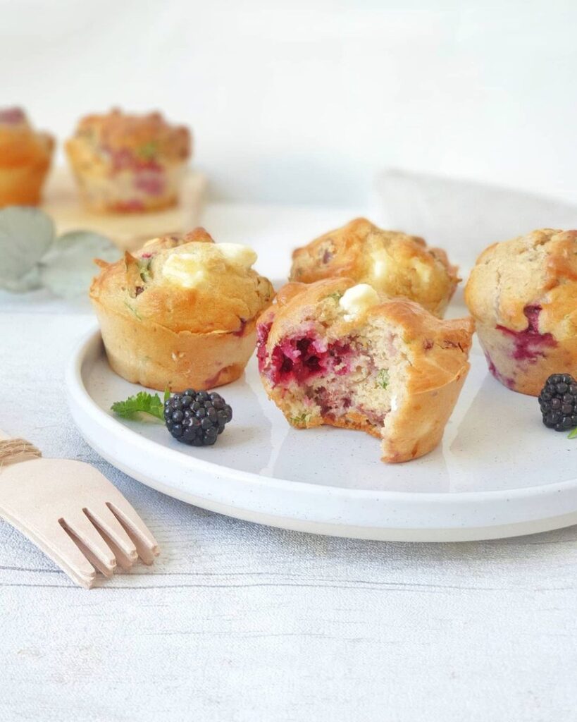 Muffins aux mûres – chèvre frais -noisettes