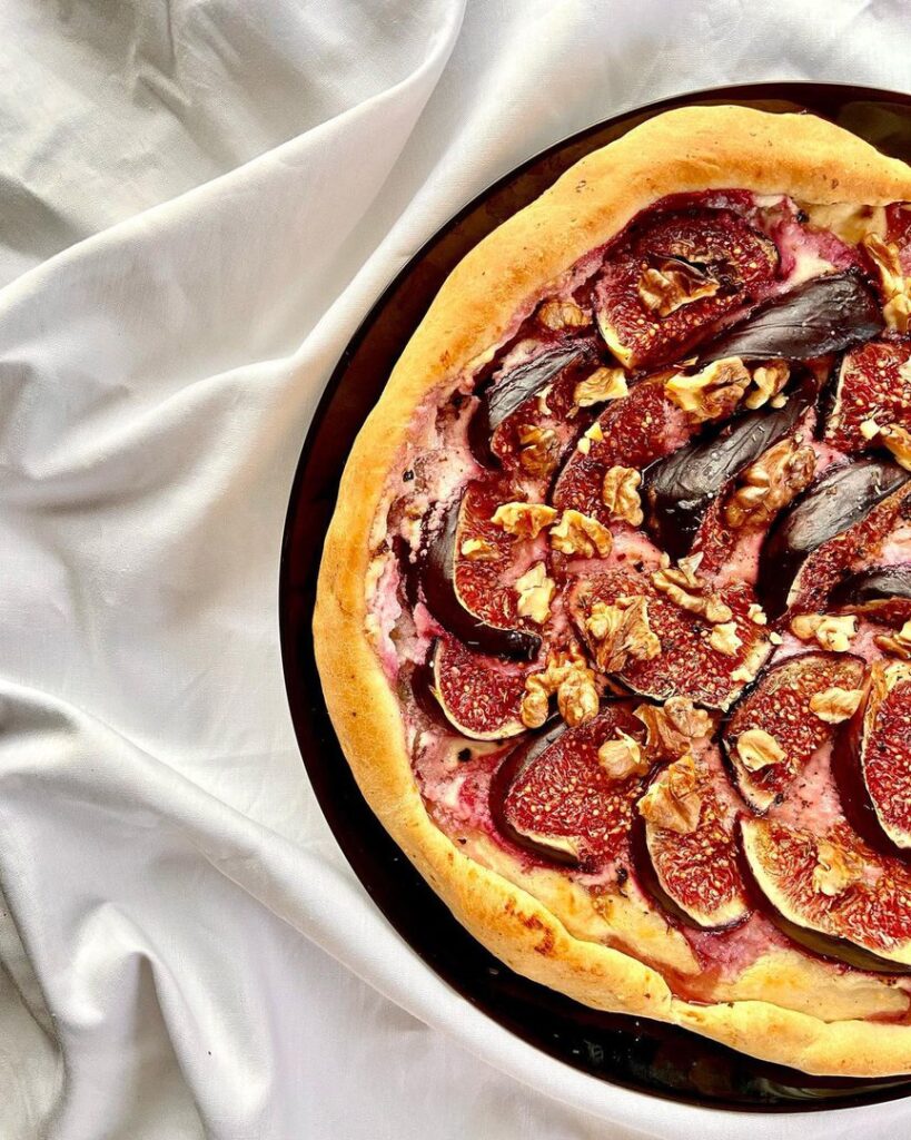 Tarte aux figues, chèvre & noix