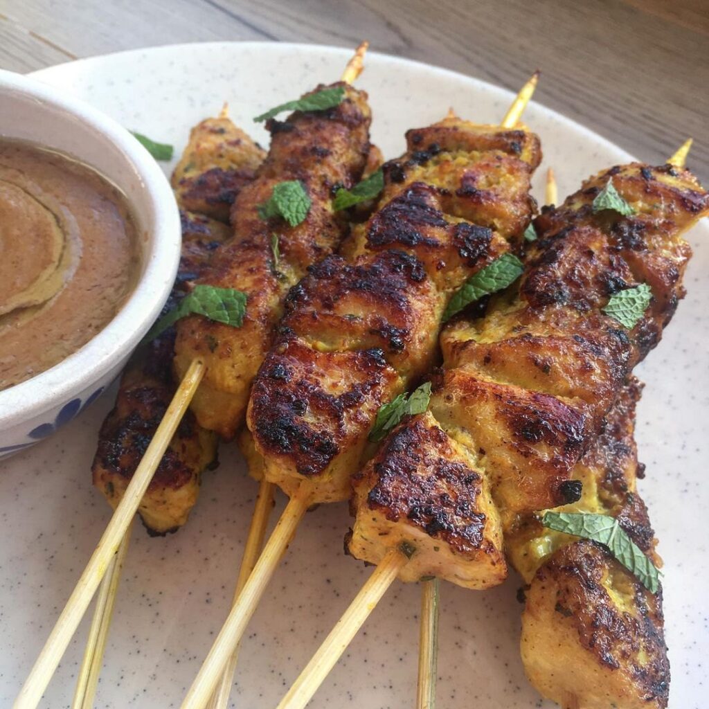 Brochettes de poulet satay