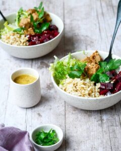 Buddah bowl vegan au tofu et à la betterave
