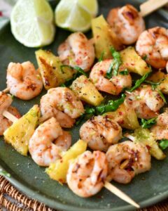 Brochettes crevettes-ananas