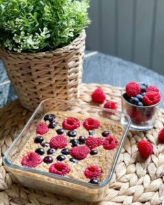 Porridge au four banane et flocons d’avoine