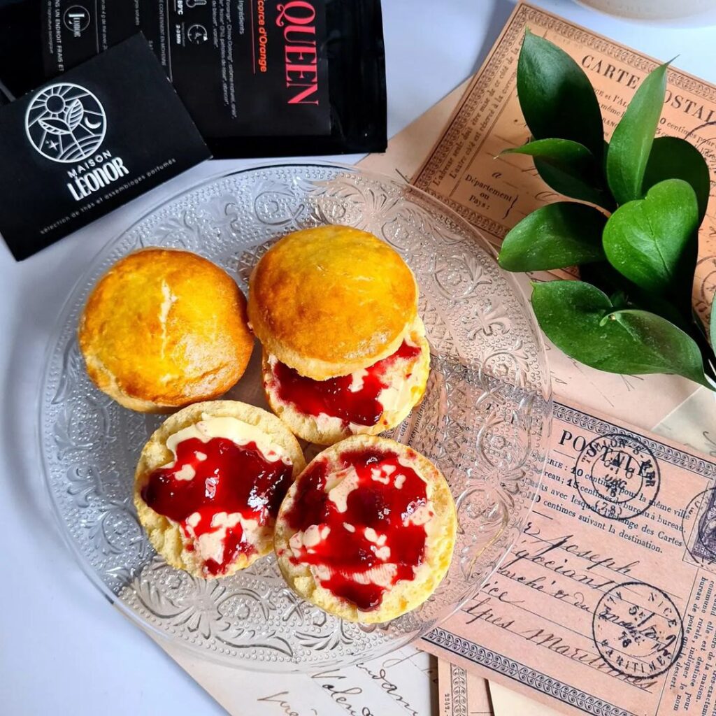Scones à la confiture