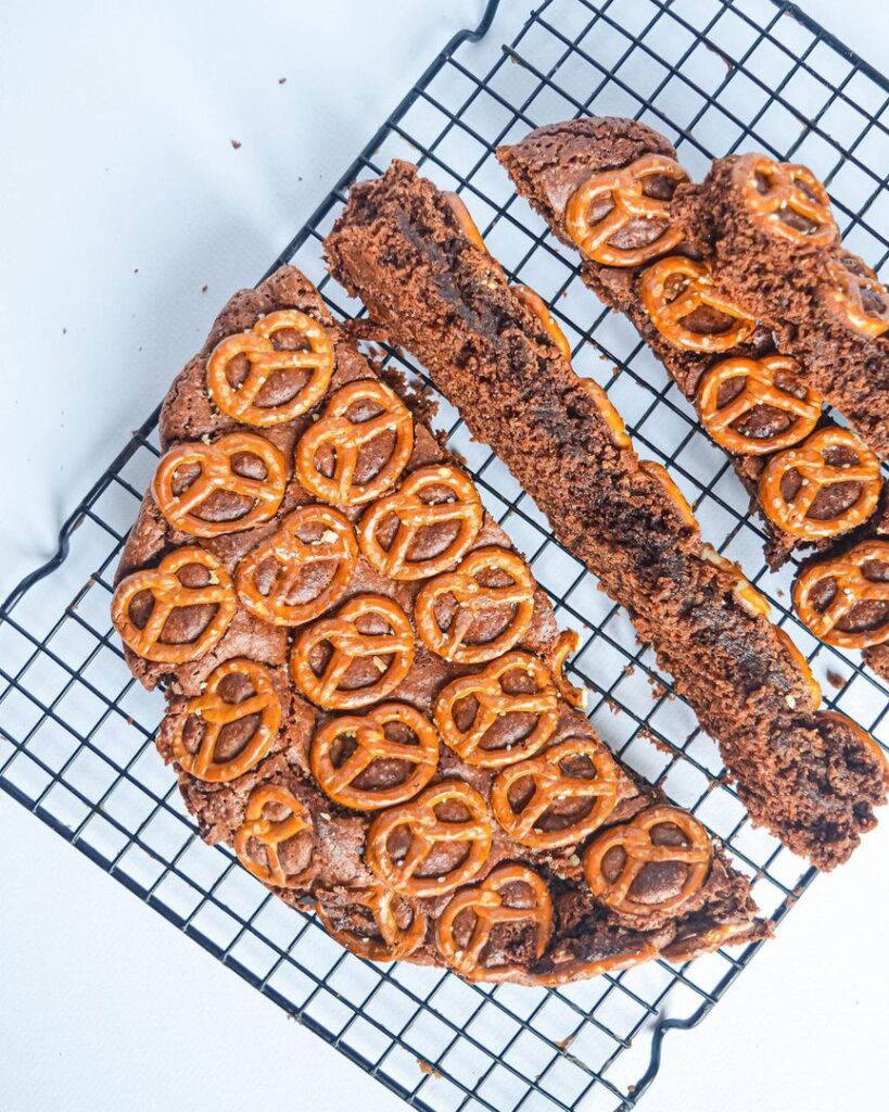 Moelleux au chocolat avec des petits bretzels