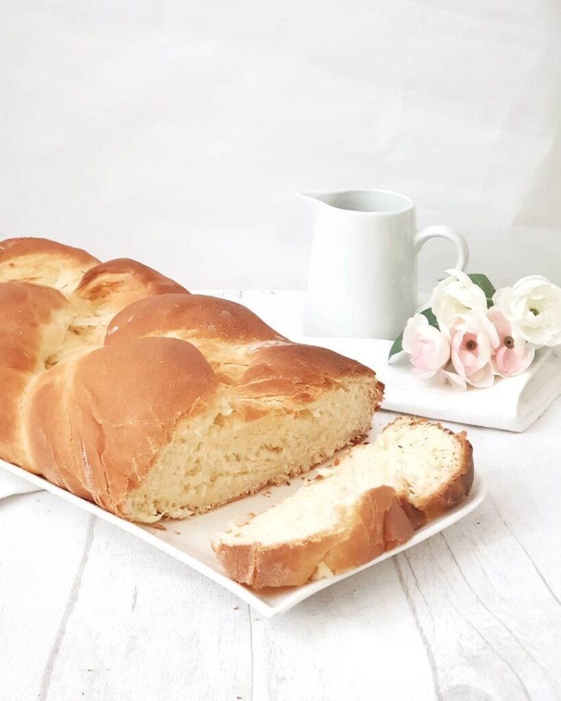 Brioche tressée à la mie filante