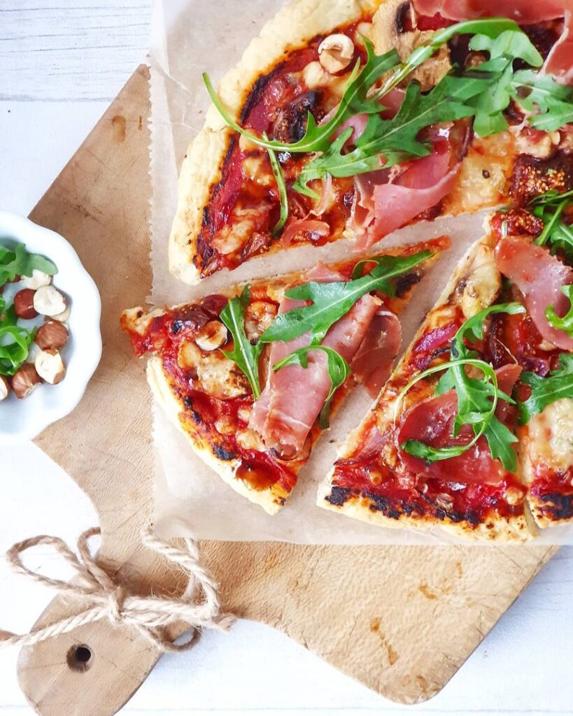 Pizza aux figues jambon de parme et gorgonzola