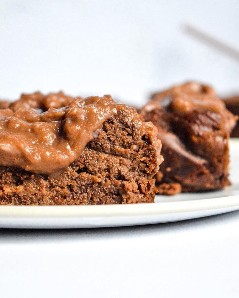 Applesauce vegan brownie with 3 ingredient