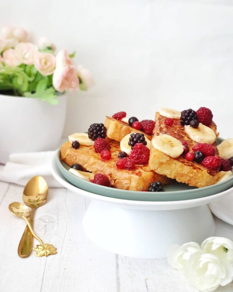 Toast façon pain perdu aux fruits rouges