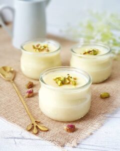Crème dessert fleur d&rsquo;oranger – pistaches