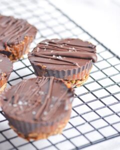 Caramel Chocolate Oat Cups