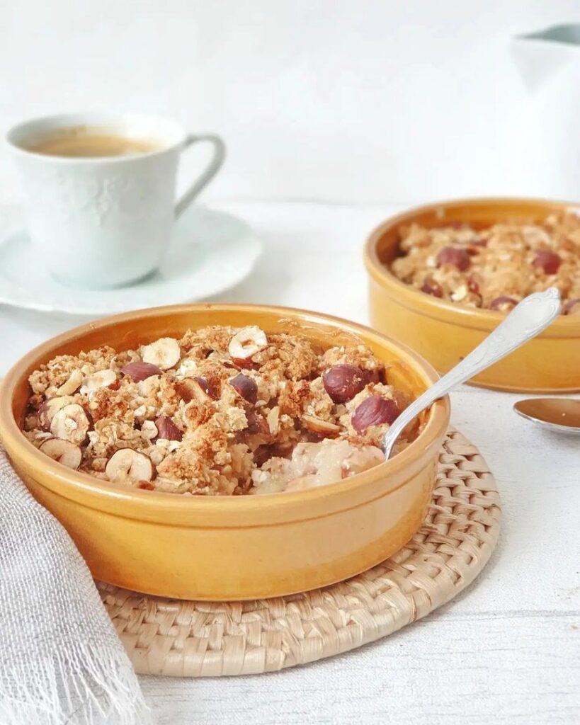 Crumble poires, noisettes – crème de marron