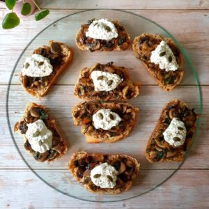 Tartine aux champignons et burrata