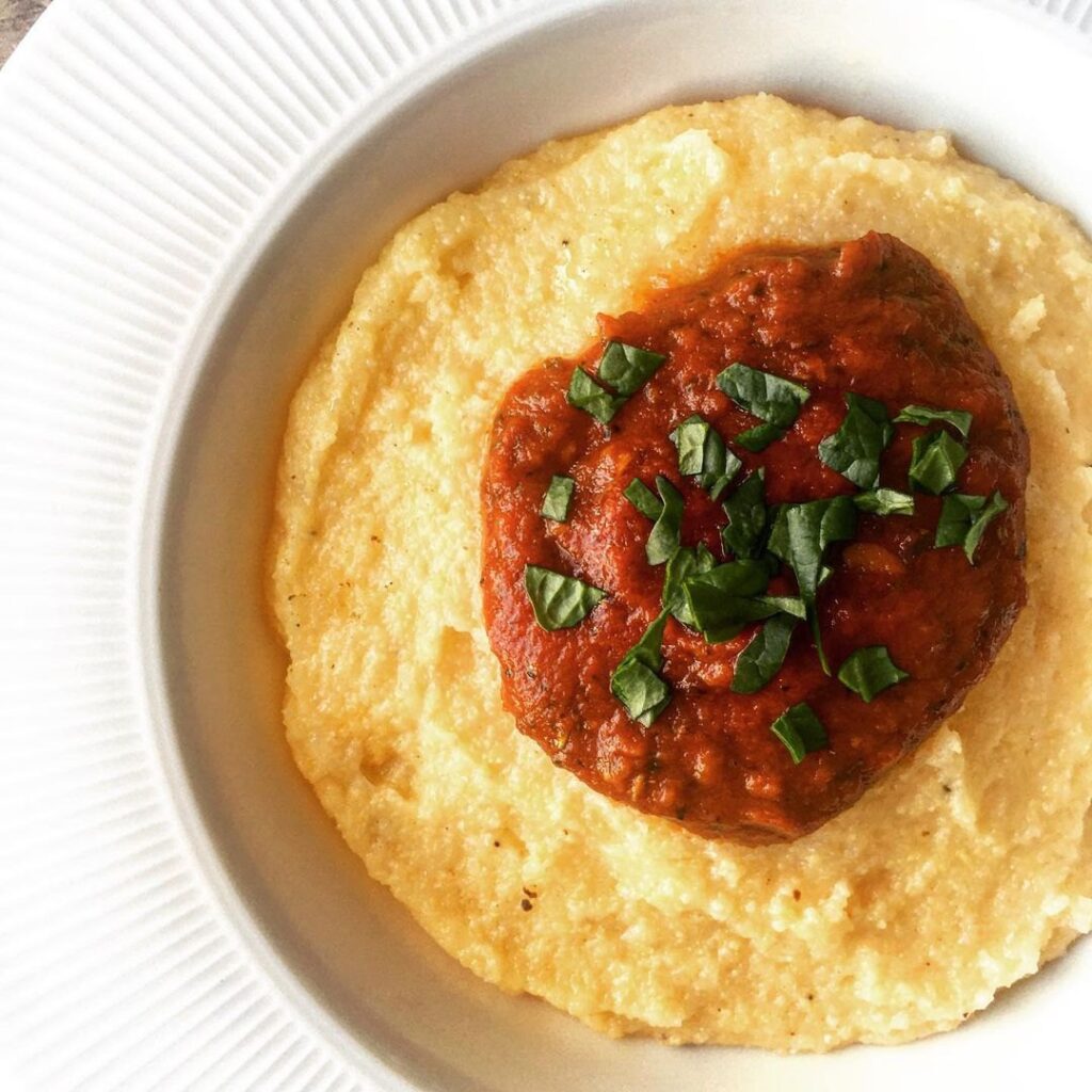Polenta en purée à la muscade