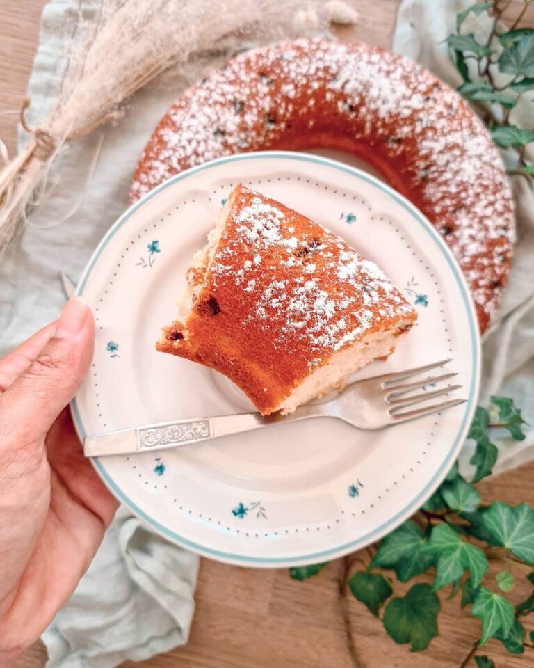 Gâteau yaourt au raisins secs et au rhum Gâteau yaourt au raisins secs et au rhum