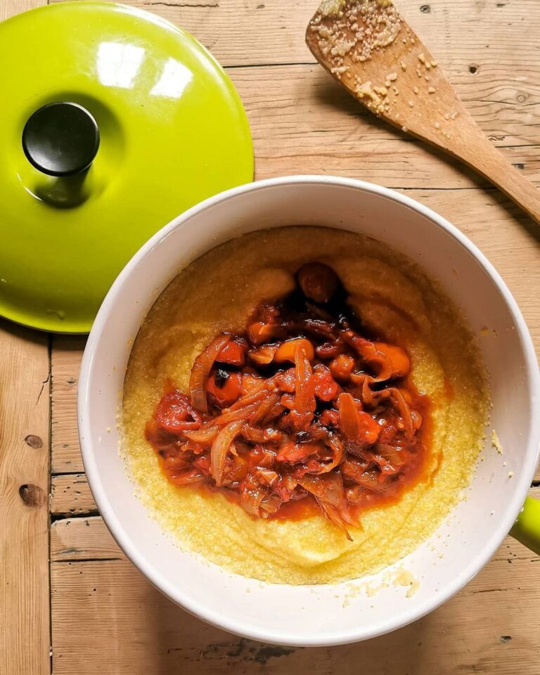 Polenta a la compote de tomate Polenta a la compote de tomate