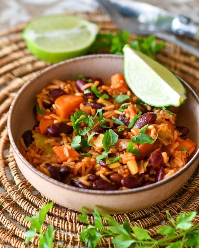 Riz à la tomate et aux haricots rouges