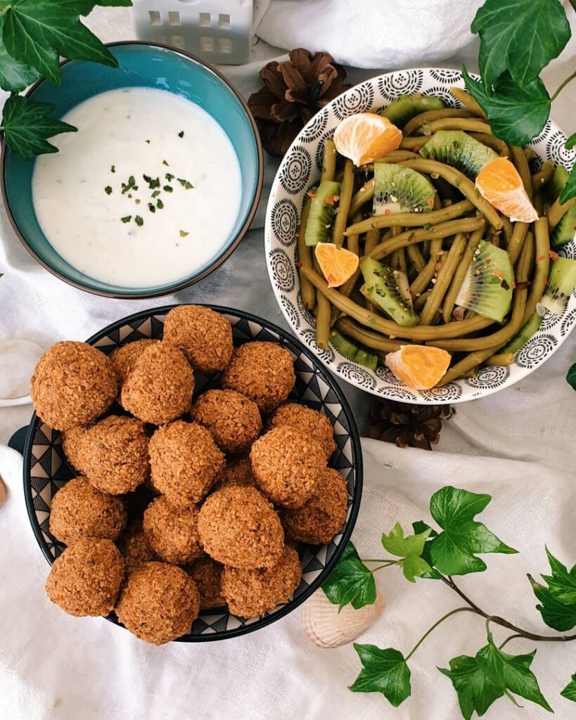 Falafels,  sauce au fromage blanc et salade d&rsquo;haricots verts