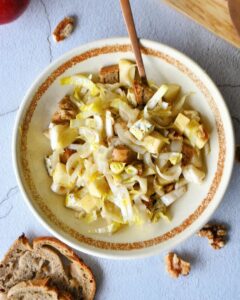 Salade d&rsquo;hiver sucrée-salée aux endives