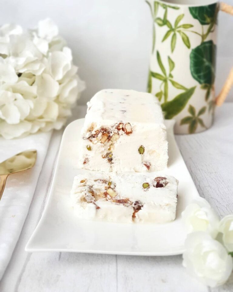 Nougat glacé aux multiples saveurs Nougat glacé aux multiples saveurs