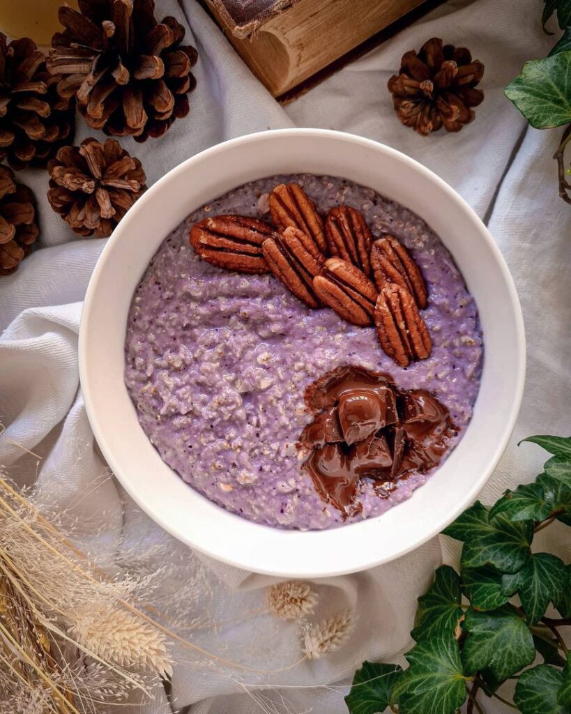 Porridge à la noix de coco et myrtilles