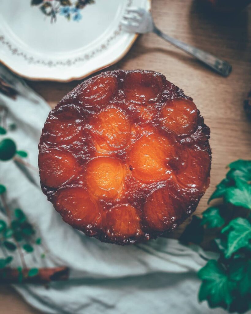 Gâteau renversé à la pêche caramélisées