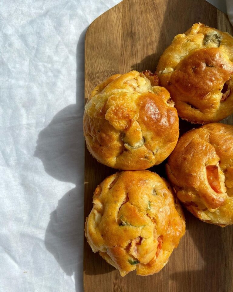 Muffins tomate, mozzarella & basilic