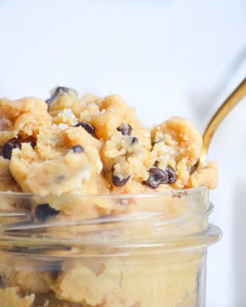 Pâte à cookie vegan au beurre de cacahuètes