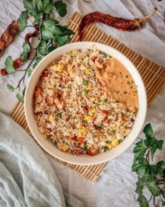 Riz cantonais accompagné d&rsquo;un rougail dakatine bien pimenté