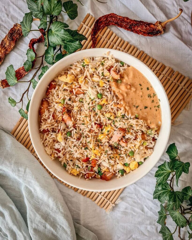 Riz cantonais accompagné d&rsquo;un rougail dakatine bien pimenté