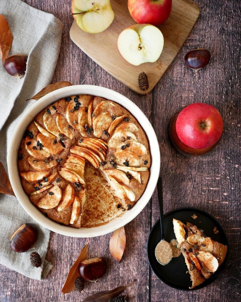 Moelleux aux pommes à la cannelle et aux amandes crunchy