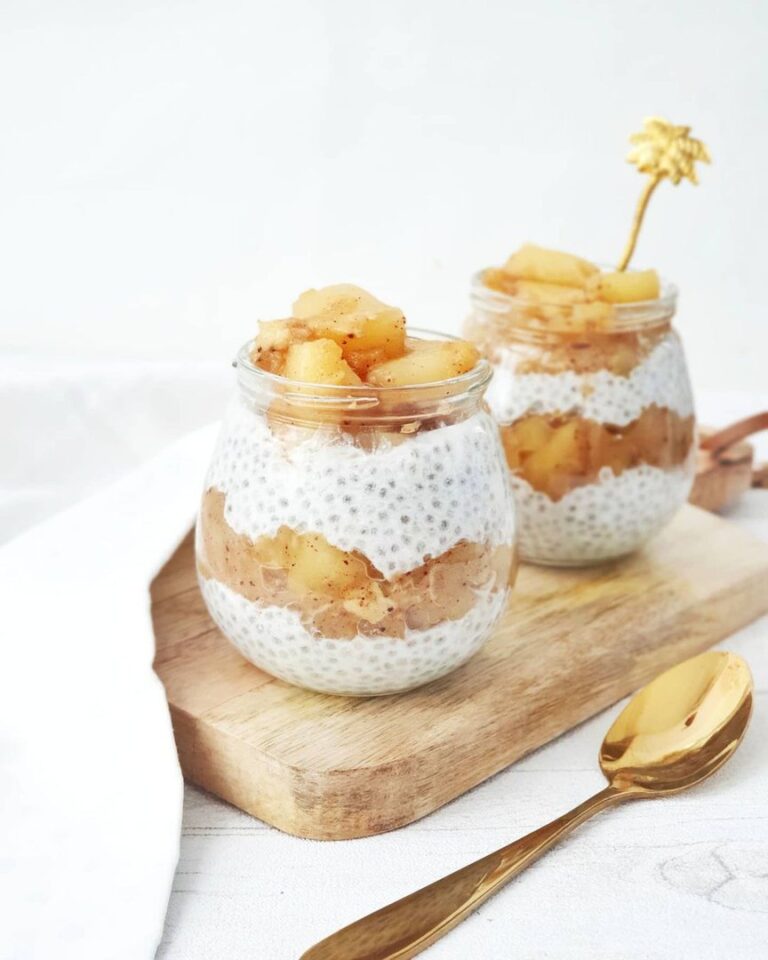 Pudding de chia au lait de coco – compotée pommes – cannelle