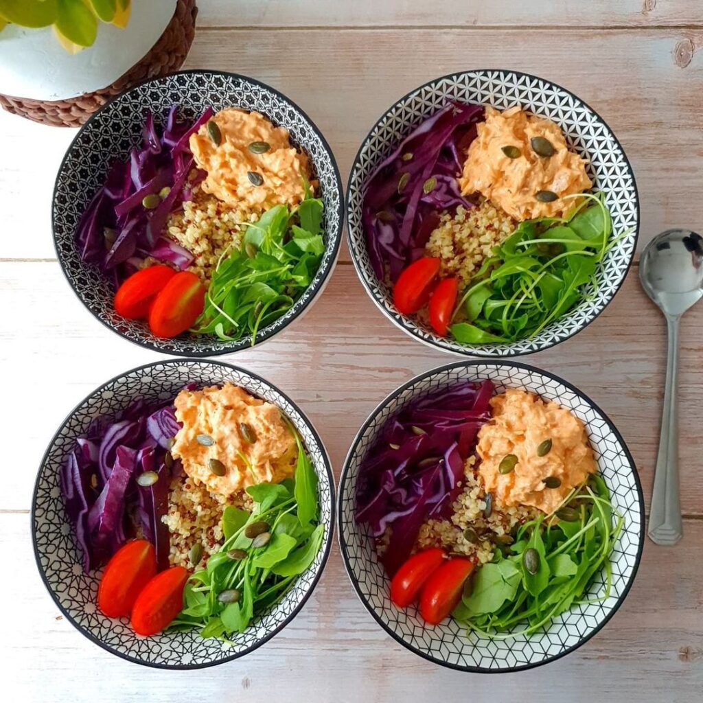 Poke bowl quinoa et saumon