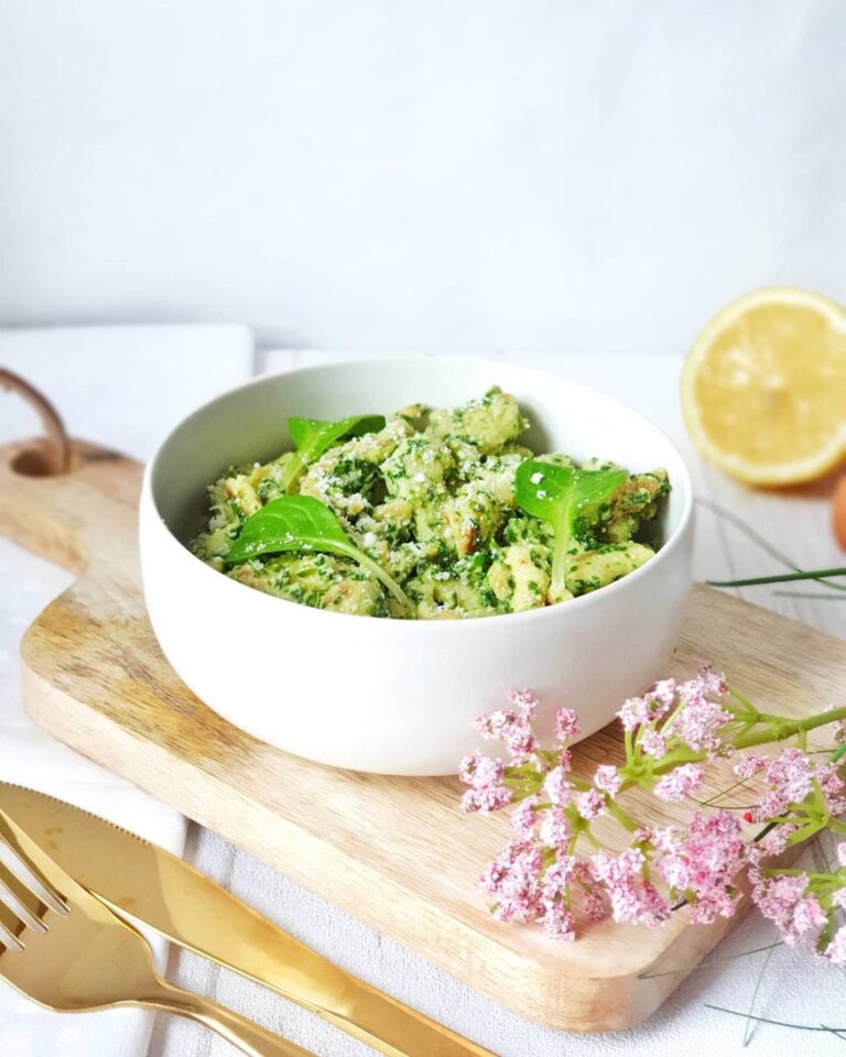 Späetzle maison au pesto de mâche Späetzle maison au pesto de mâche