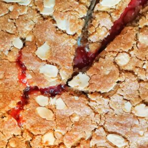 Cookie géant à la confiture de framboises et aux chocolat blanc
