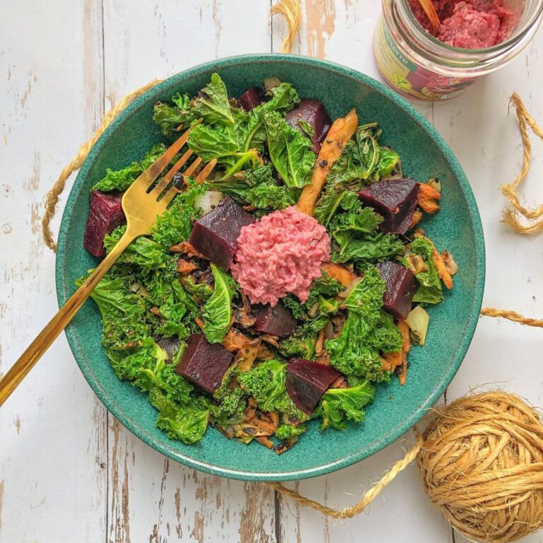 Salade de chou kale et de betterave Salade de chou kale et de betterave