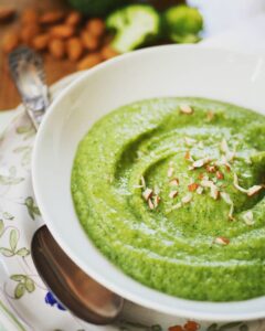 Crème de brocolis aux amandes Crème de brocolis aux amandes