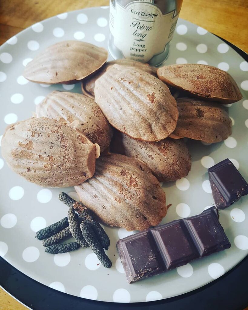 Madeleines vegan au chocolat – poire et poivre long