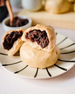 Baos fourrés à la pâte de haricots Azuki Baos fourrés à la pâte de haricots Azuki