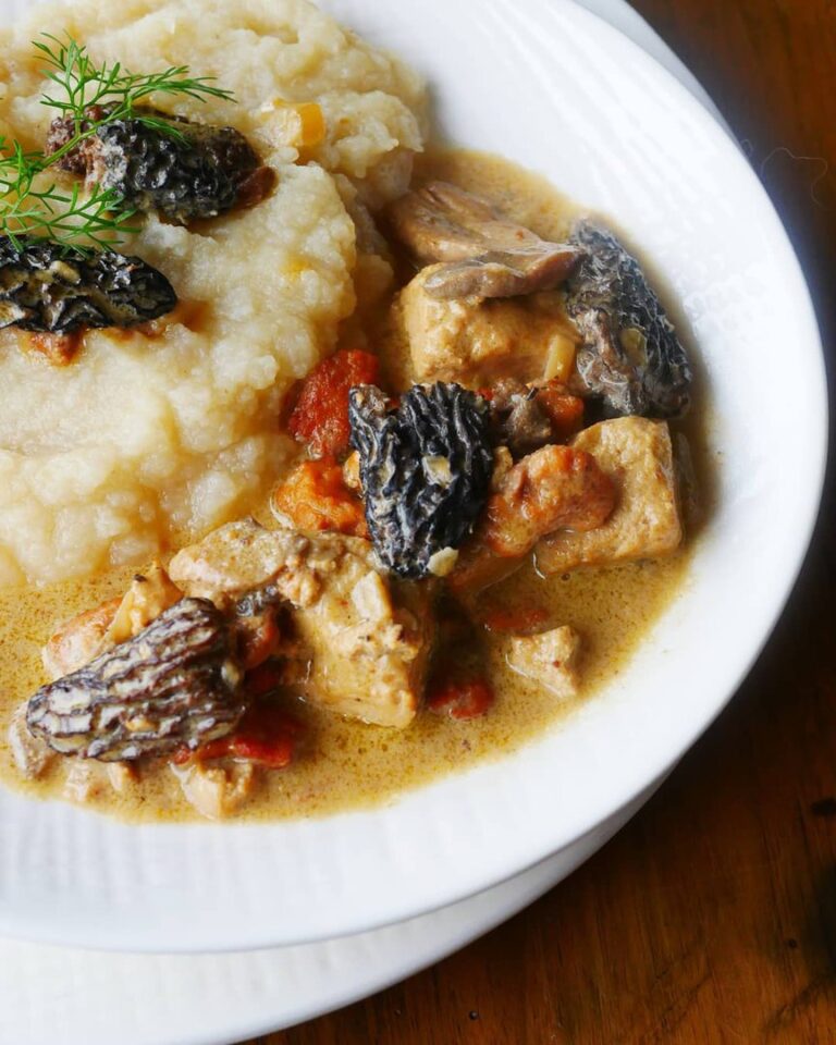 Poulet au vin jaune et morilles Poulet au vin jaune et morilles