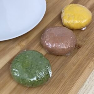 La pâte à raviolis colorée La pâte à raviolis colorée