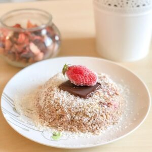 Bowl cake aux flocons d&rsquo;avoine et fraise